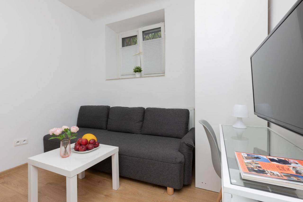 Micro Apartment Near Fort Mokotow By Noclegi Renters Varsavia Esterno foto