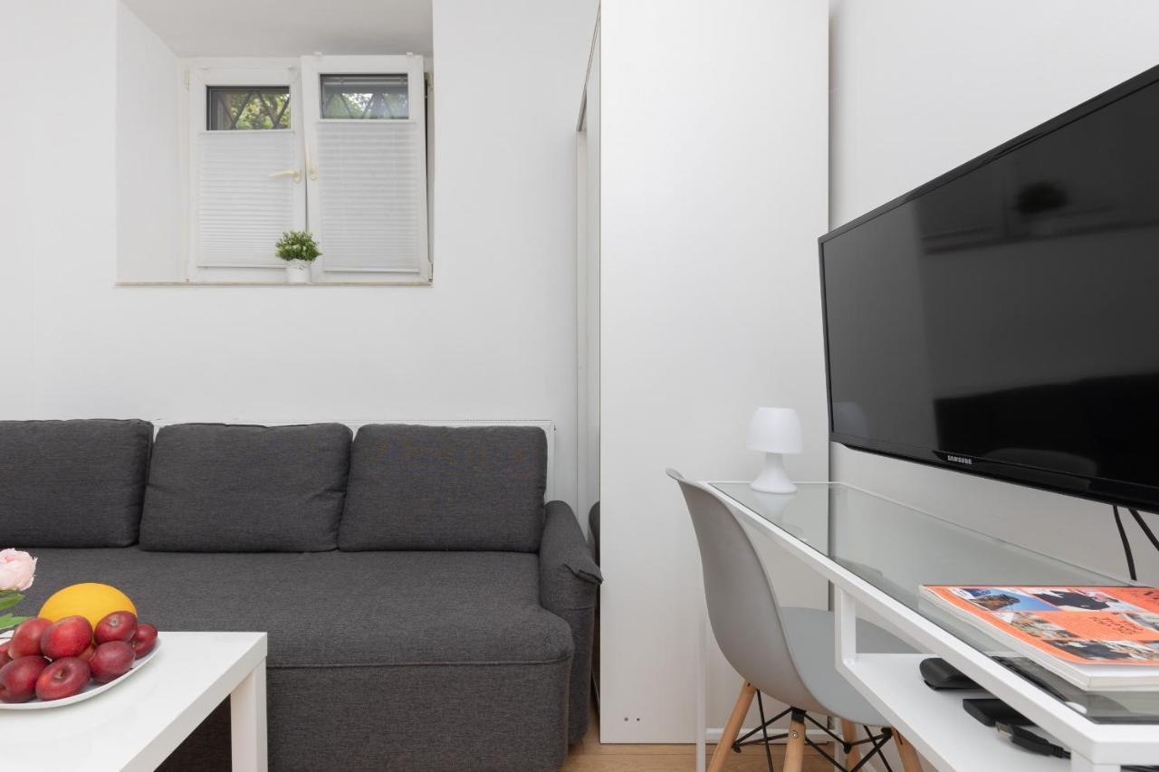 Micro Apartment Near Fort Mokotow By Noclegi Renters Varsavia Esterno foto